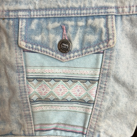 Vintage 1980’s Acid Wash Aztec Print Denim Vest- M - Picture 3 of 5